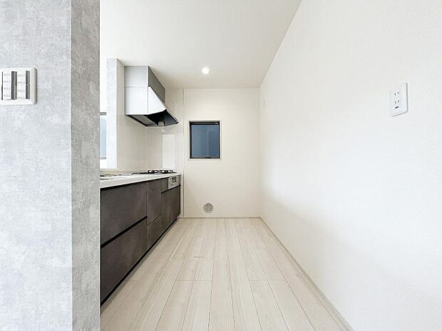 ゆったりと調理できるよう、作業スペースを最大限確保できるよう設計しています