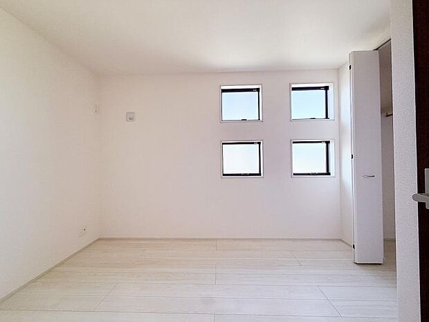 居室は家族それぞれが、安らぎの空間でプライベートタイムを過ごせるよう配置。