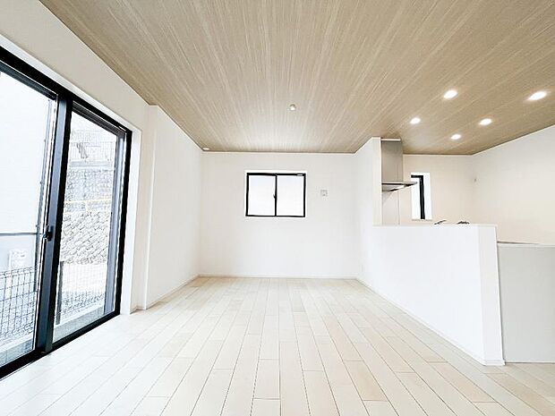 陽だまりが寛ぎの時間を更に素敵に演出致します。