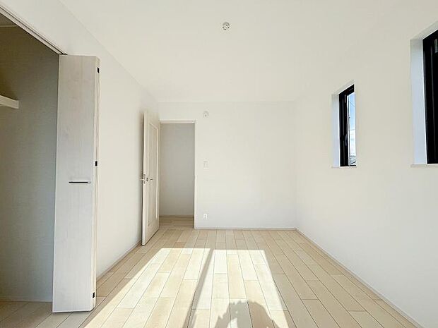 気持ちの良い陽だまりを生み出す陽光が、穏やかなひと時を一層充実した時間へ変えてくれます