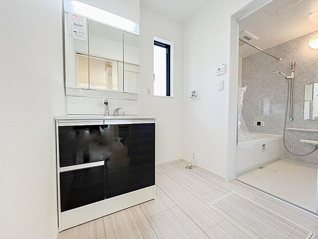 子どもたちの健やかな成長を見守りながら家族の笑顔を増やします。