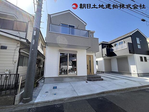 お洒落かつシンプルなデザイン住宅です。