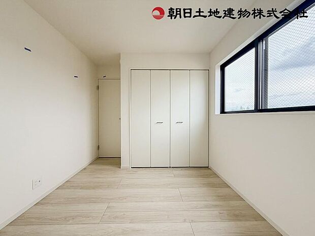 たっぷりの陽光と心地よい風が舞い込む住まい。