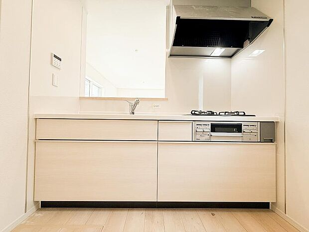 カウンタートップは清潔感があり、お手入れも楽々。