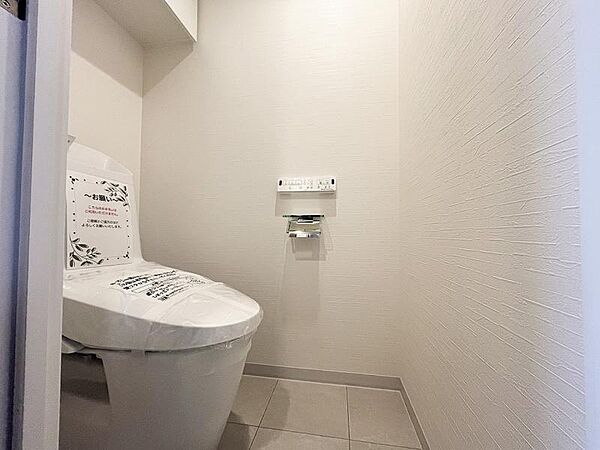 トイレは収納もあり、使いやすさと快適な空間を作りました。