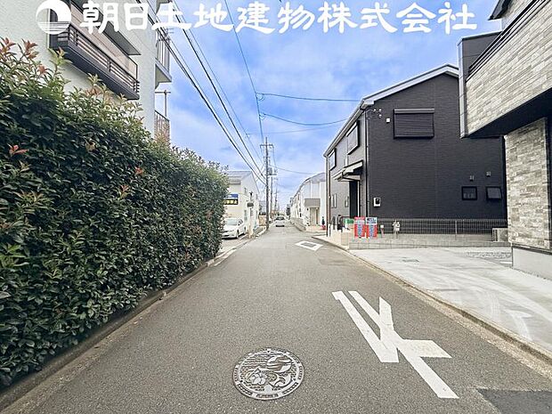通り抜けの少ない立地ですので、お子様など安心した生活を送ることができます。