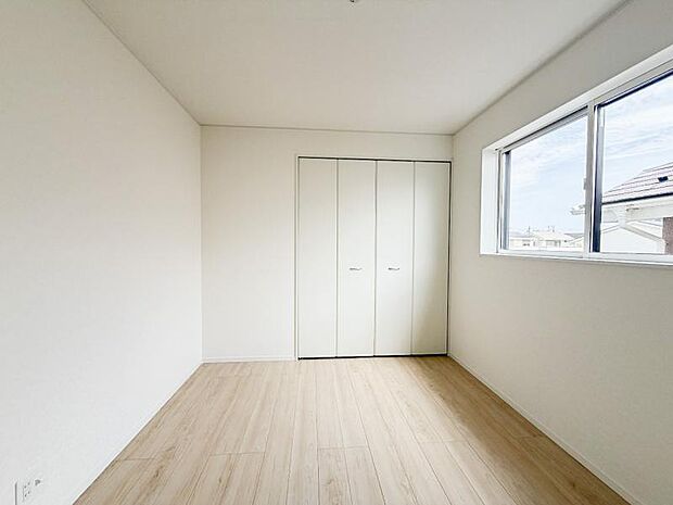 各部屋にクローゼットを設置していることはもちろん、クローゼットは天井までの大容量。