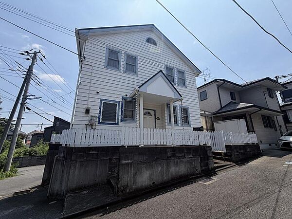 木製サッシ・オーク材使用の注文住宅です。