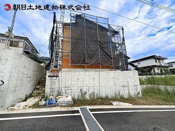 地盤保障35年、太陽光パネル標準装備（4kw）