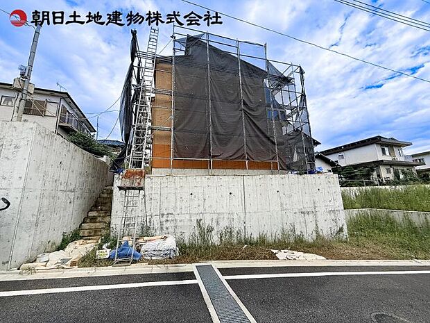 地盤保障35年、太陽光パネル標準装備(4kw)