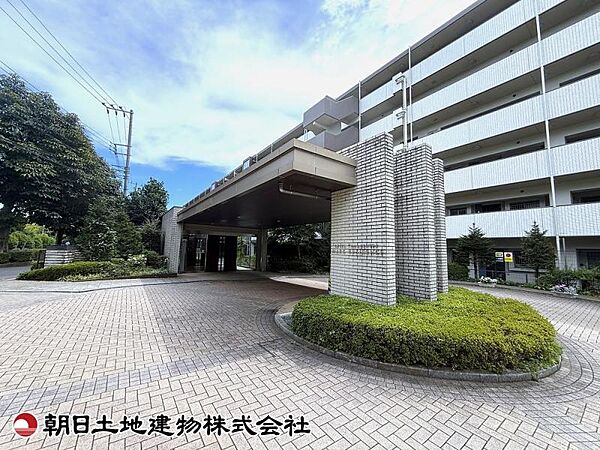 京王相模原線・小田急多摩線・多摩モノレールの3路線利用可能な好立地。