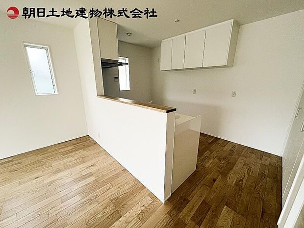 美しさと機能性に定評のある対面キッチンを採用しました。
