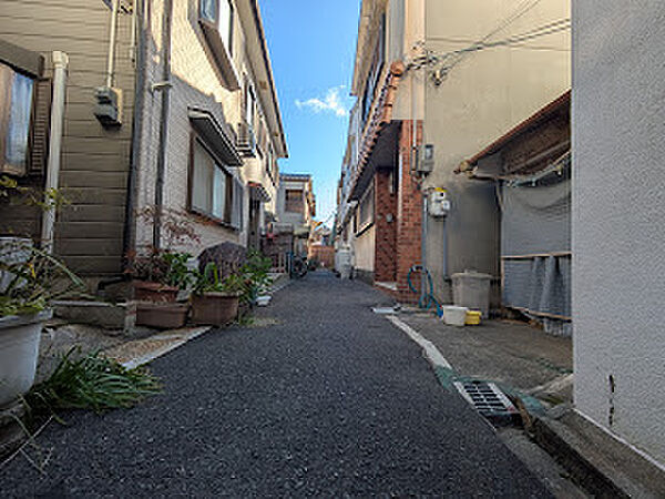 北東側前道