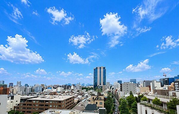 【眺望】四谷の高台に住まう、都心を見晴らす眺望