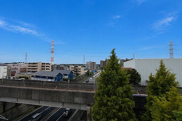 7階建て6階部分×東南東角住戸につき眺望・陽当たり・風通し良好