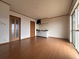 フォアサイト神峰 102 2階2LDKのリビング/ダイニング