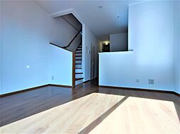 リーヴァ　ファミーユ（Riva Famile）　A 105 2階2LDKのリビング/ダイニング