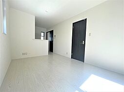 カーサ・ブルーム 108 2階2LDKのリビング/ダイニング