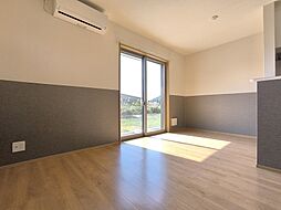 Ivory Heim（アイボリーハイム） 102 2階2LDKのリビング/ダイニング