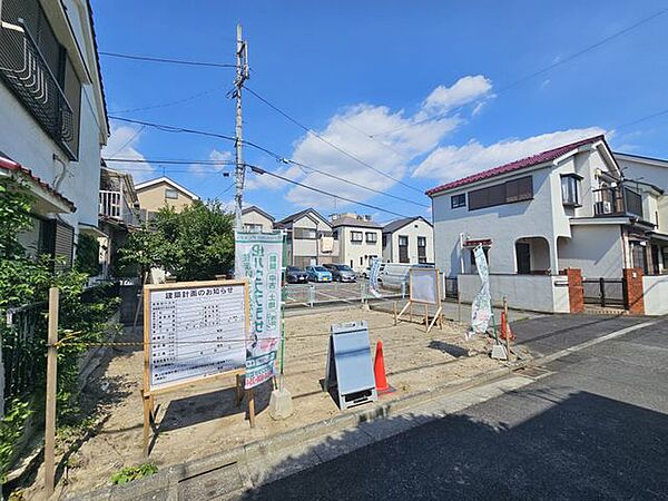 現地外観写真（2026.7）周辺の物件も合わせて見学可能です。