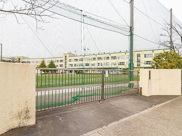 足立区立弘道第一小学校 徒歩7分。 500m
