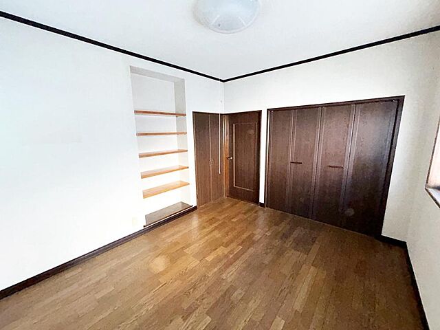 室内 飯塚市伊岐須505-16