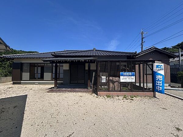 【リフォーム済】駐車場写真です。駐車5台以上可能です。