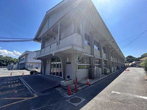 赤村立赤中学校 徒歩22分。 1760m