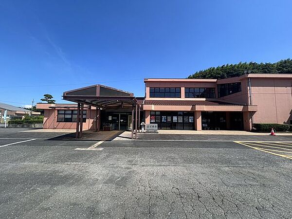 赤村役場 徒歩17分。 1360m