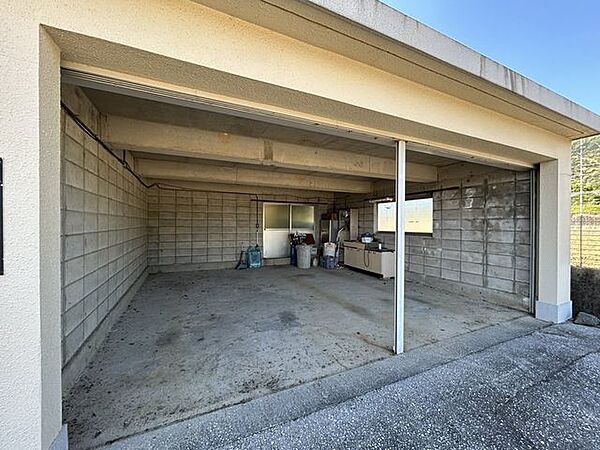 【リフォーム中8/3更新】】車庫の写真です。