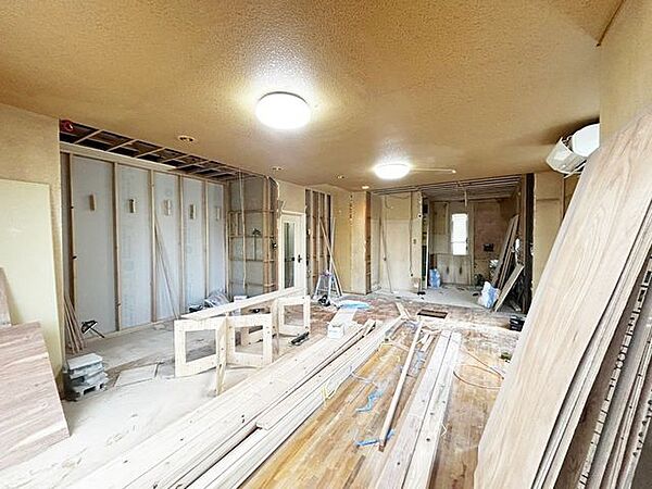価格には消費税、リフォーム費用を含みます。自社物件につき随時ご案内可能。内覧希望の方はお電話ください。