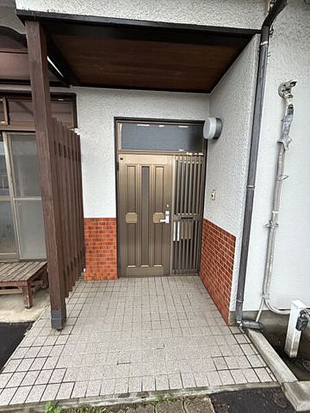 【リフォーム中】9/13更新　玄関外部の写真です。玄関ドアを新品と交換します。