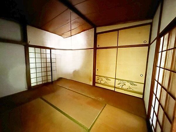 【リフォーム前】現況の和室の写真です。洋室に間取り変更します。