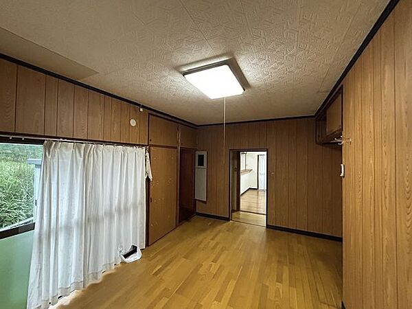 【リフォーム中】9/14撮影　1階9帖洋室の写真です。