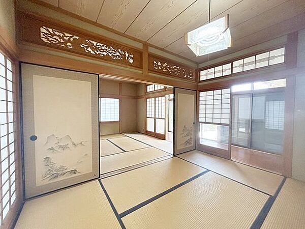 【リフォーム前】1階和室続き間の別角度写真です。