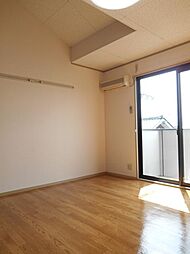 ロイヤルシャトー神中 203 2階1Kの寝室