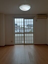 グロ−イング・アップI 101 1階2DKのリビング/ダイニング