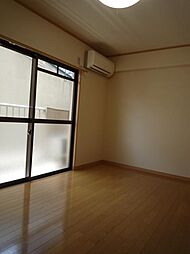 エレガント春山 203 2階1Kの寝室