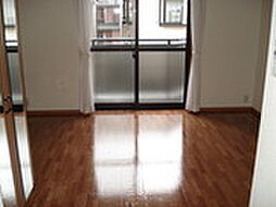 ブランティール 201 1階1Kのリビング/ダイニング