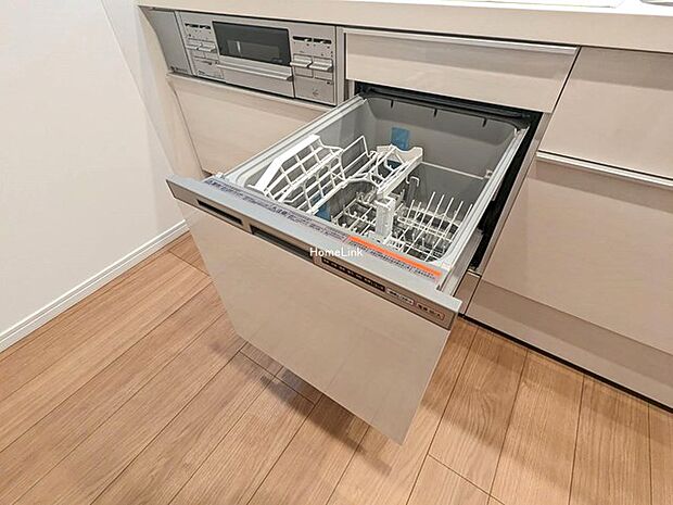【食洗機】新しいシステムキッチンには食洗機を組み込みました。使い始めると手放せない便利な必須アイテムです。