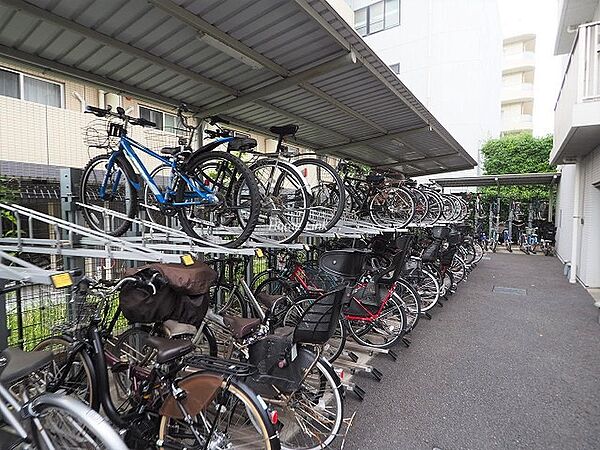 駐輪場。