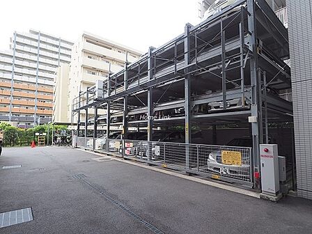 駐車場。