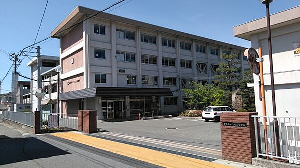 広島県立賀茂高校(高校・高専)まで869m