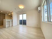 西条駅より徒歩13分 2階 築2年7ヶ月の賃貸物件