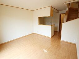 ティファナC 1号室 1階3LDKのリビング/ダイニング