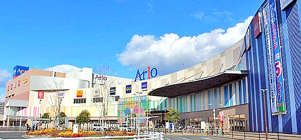 アリオ八尾まで1400m 地域最大の旗艦店です！近鉄八尾駅とリノアス八尾さんと繋がっているので、非常に便利。（GU、DAISO、オリヒカ、3COINS、モンベル、ビッグカメラ、ABCマート等々）と挙げ