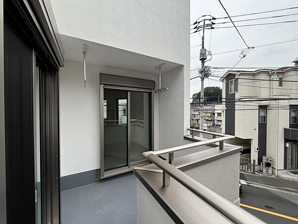 【バルコニー】日当たり良好！晴れた日はお洗濯物も気持ちよく乾きます