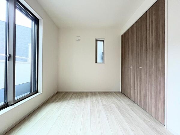 【居室】採光、通風が心地よいお部屋です。
