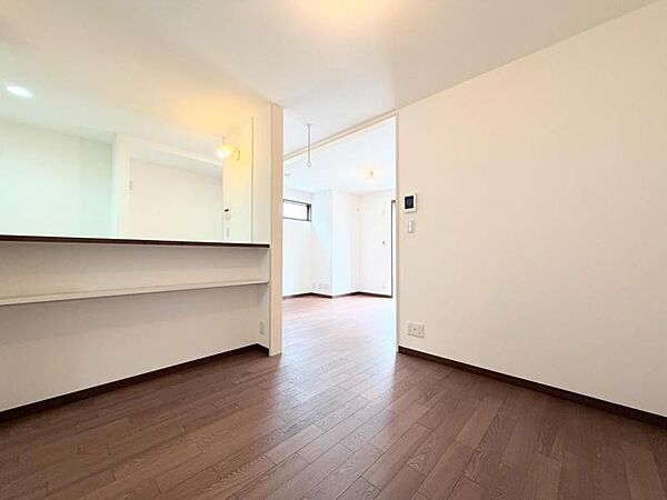 ●〇採光、通風が心地よいお部屋です。お子様部屋にも、お父さんの書斎にも、どんな目的でも心地よくお使いいただけるようなデザインになっている為、家族構成の変化にも柔軟に対応できる居室となっております　〇●