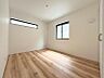 室内：【居室】シンプルな内装のお部屋です